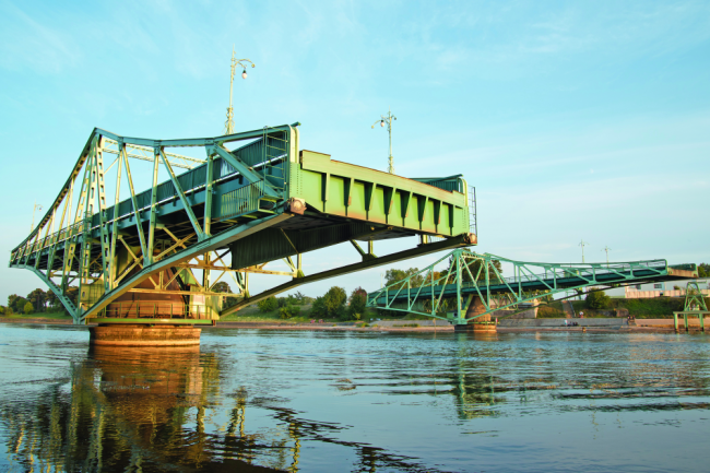 sailboat bridge clearance