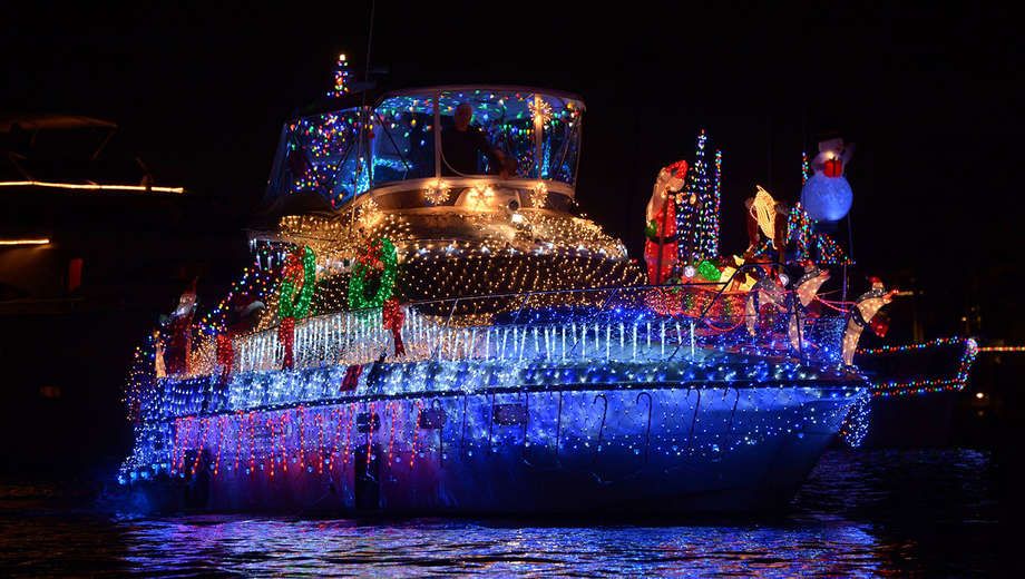 Hyannis Christmas Boat Parade 2022 Deck Out Your Vessel With Waterway Guide's Expert Tips And Safety Solutions  | Waterway Guide News Update