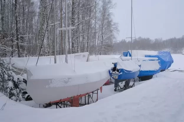 diy-vs-professional-winterization-whats-best-for-your-boat